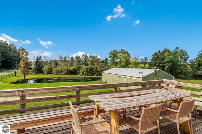 Building Photo - 7079 Hawley Rd