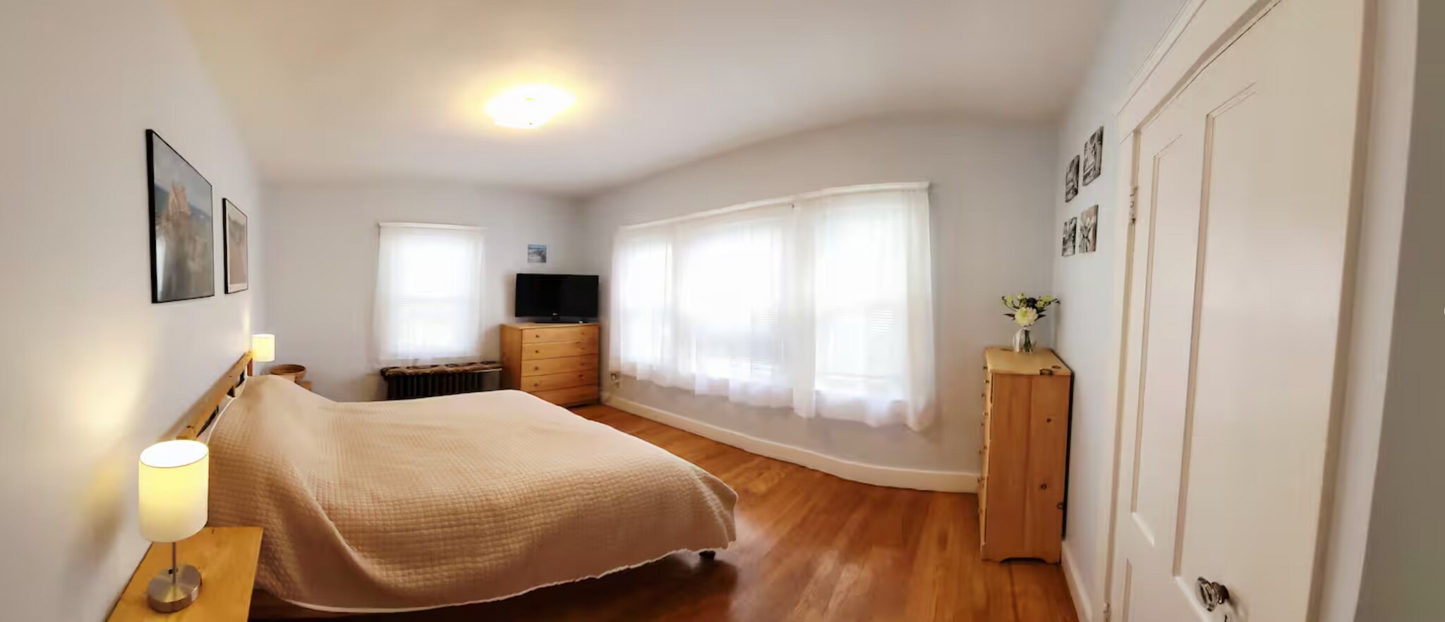 Room with large TV - 16 Federal St