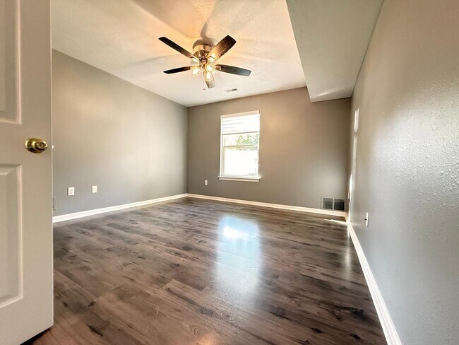 Building Photo - 1401 Millbrook Trail
