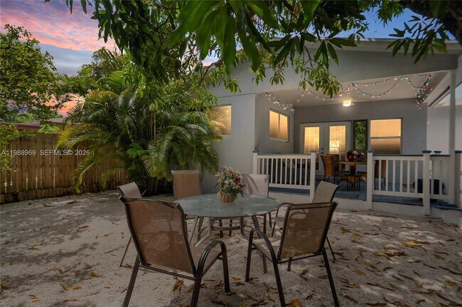 Building Photo - 113 SW 2nd St