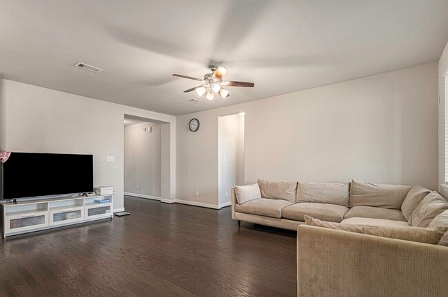 Building Photo - 104 Sea Glass Cv