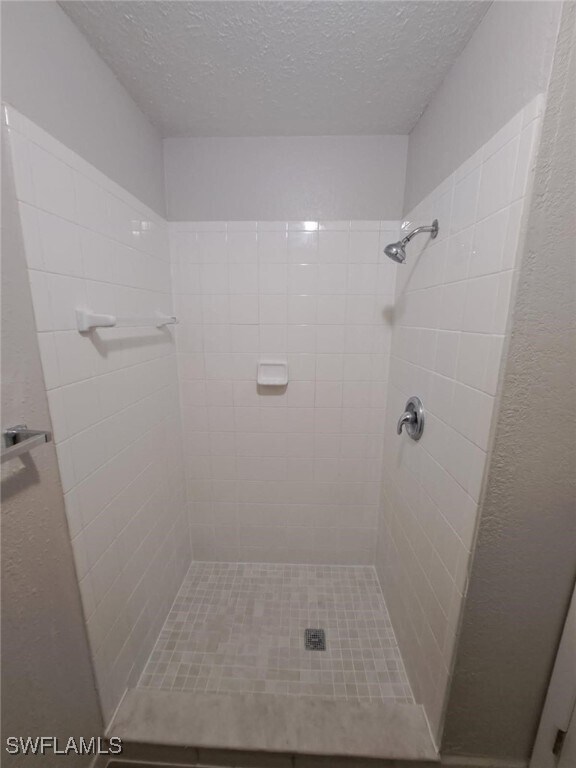 Building Photo - 4627 Bayshore Dr