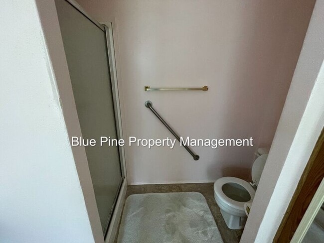 Building Photo - 587 W 10 S