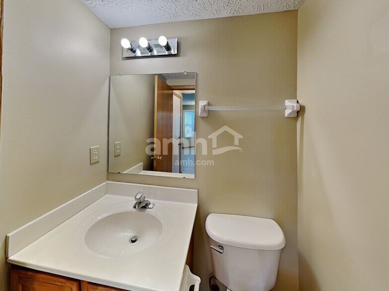 Building Photo - 7908 Windrift Pl