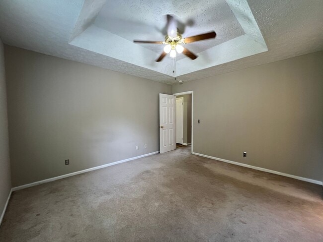 Building Photo - 3 bedroom 2 bath in Goshen Hills