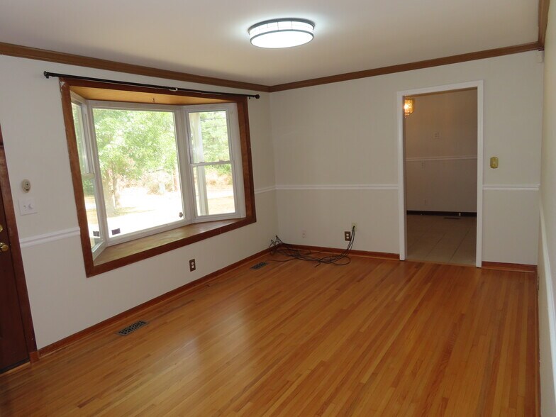 Building Photo - 298 Lafayette Rd