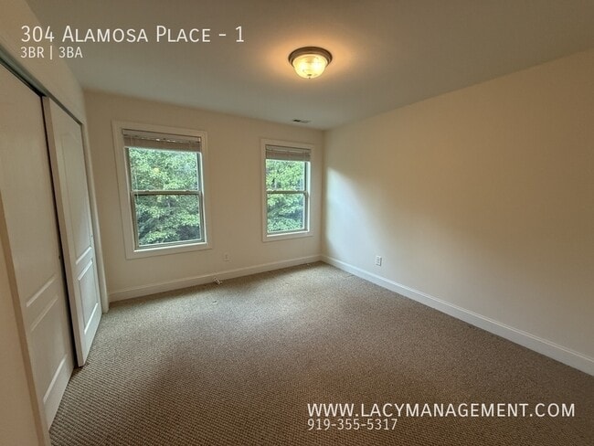 Building Photo - 304 Alamosa Pl