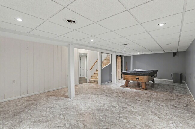 Building Photo - Beautifully Updated 4-bedroom, 2-bathroom Rental Property- $2100/Month