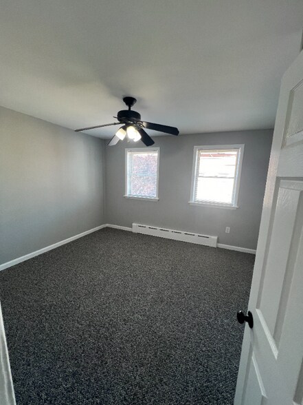 Building Photo - 2500 S Alder St