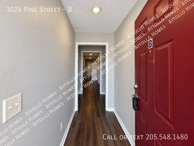 Building Photo - 3024 Pine St