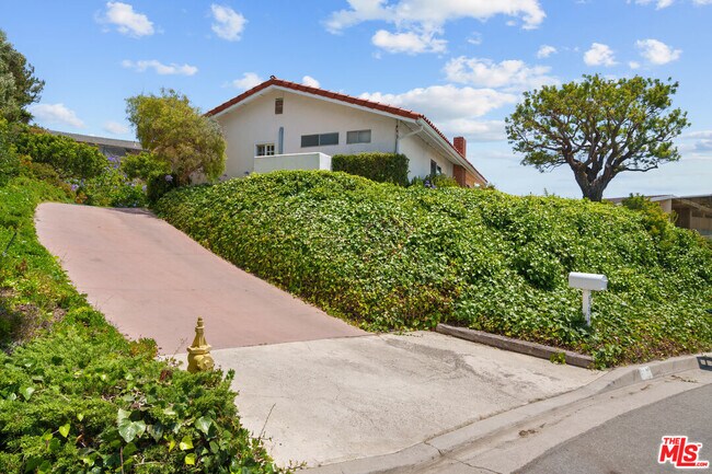 Building Photo - 6236 Trancas Canyon Rd