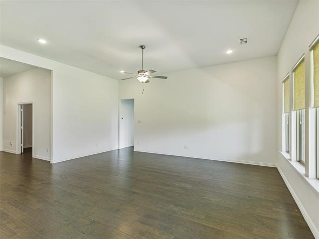 Building Photo - 1925 Emilia Dr