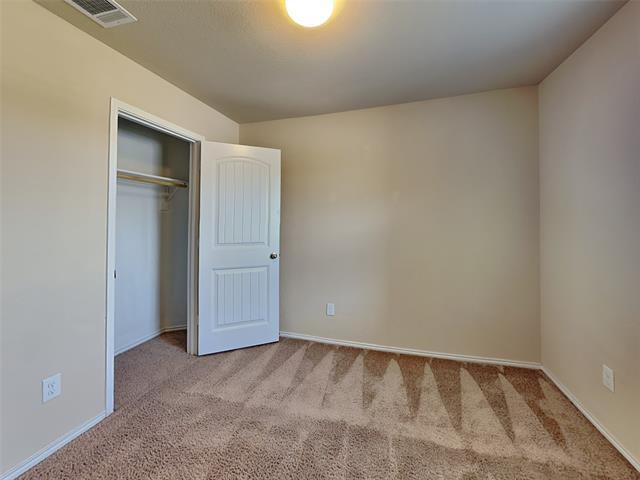 Building Photo - 407 Plum Dr