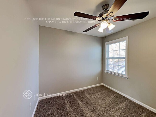 Building Photo - 402 Zircon Ln
