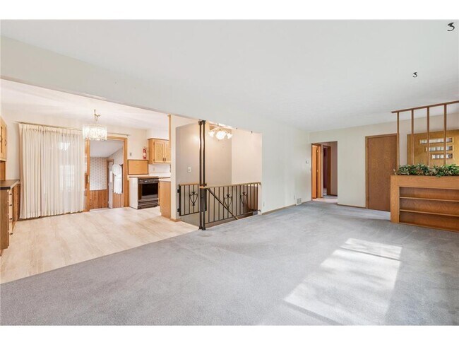 Building Photo - 9010 61st 1/2 Ave N