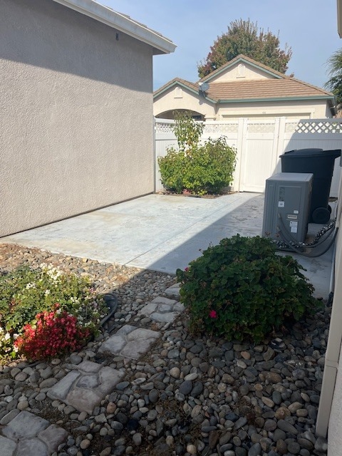 Building Photo - 427 Sea Cove Dr