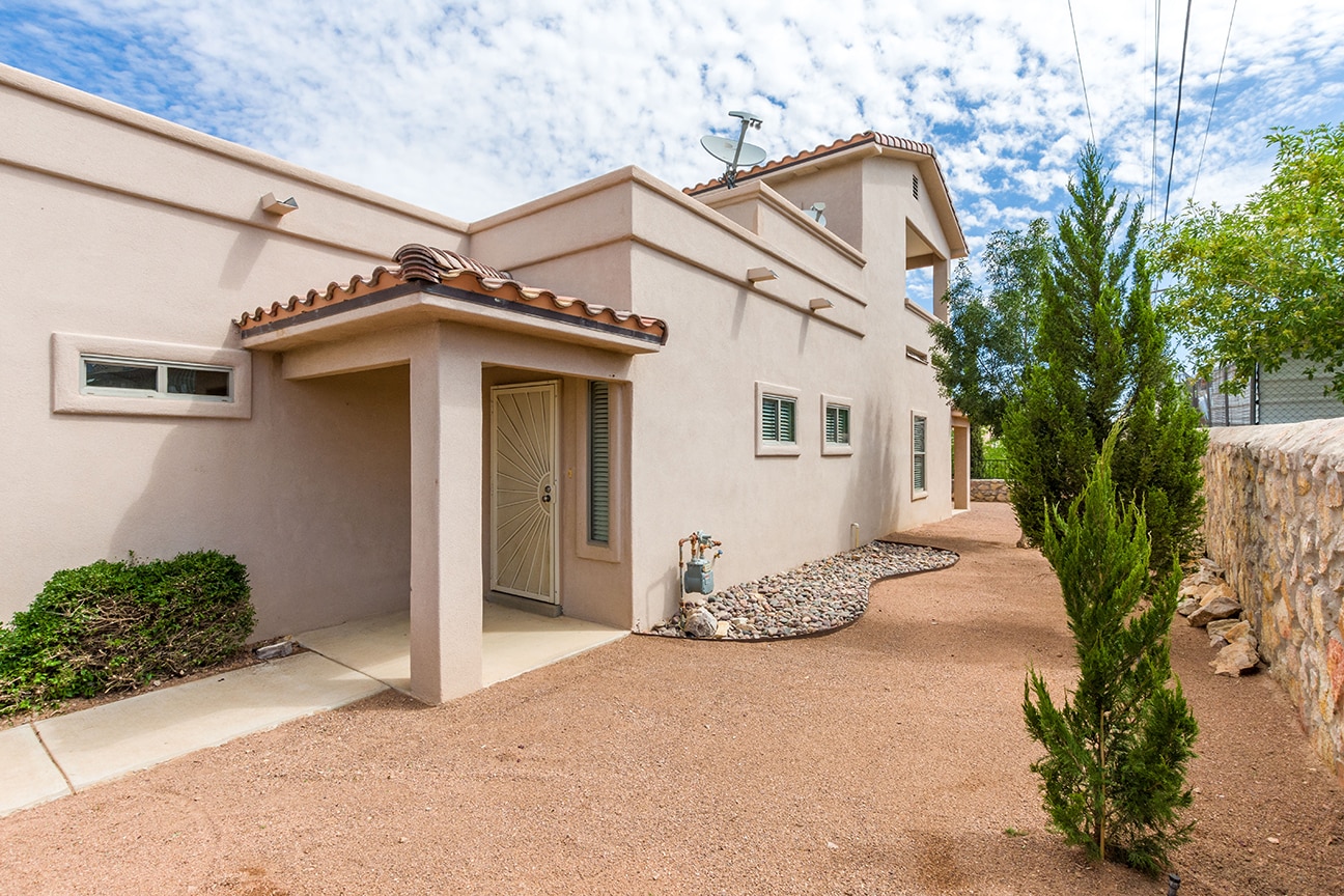 Building Photo - 2375 Saturn Cir