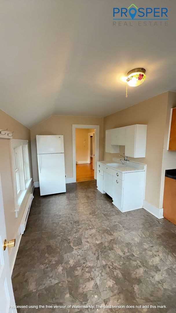 Building Photo - ST221X