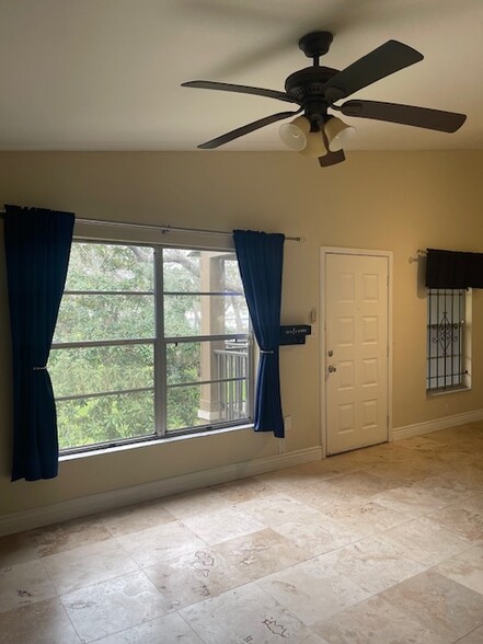 Living room - 14201 Shadow Moss Ln