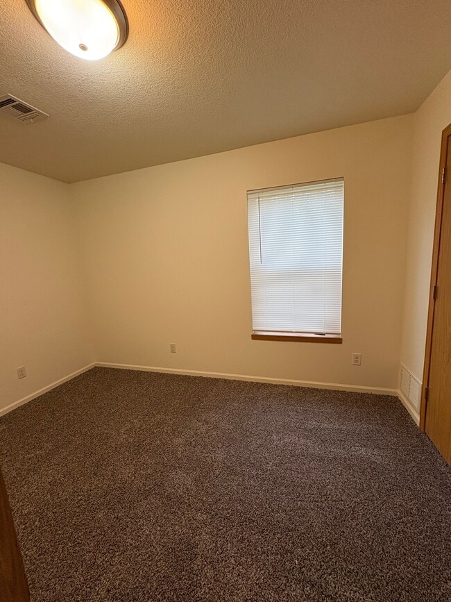 Building Photo - 317 W Olive Ave