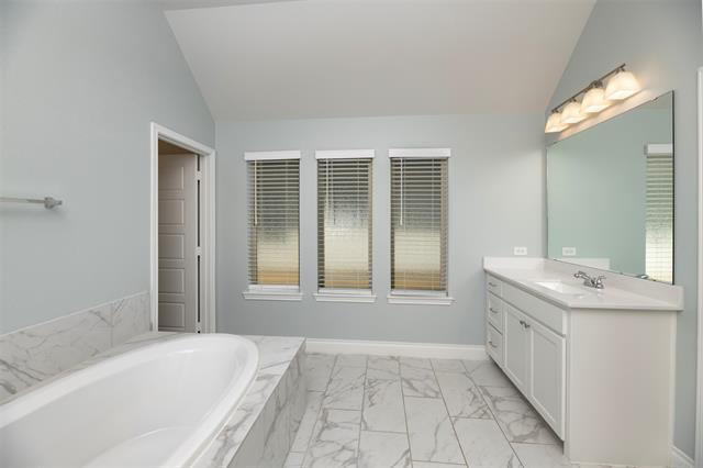 Building Photo - 2421 Stella Ln