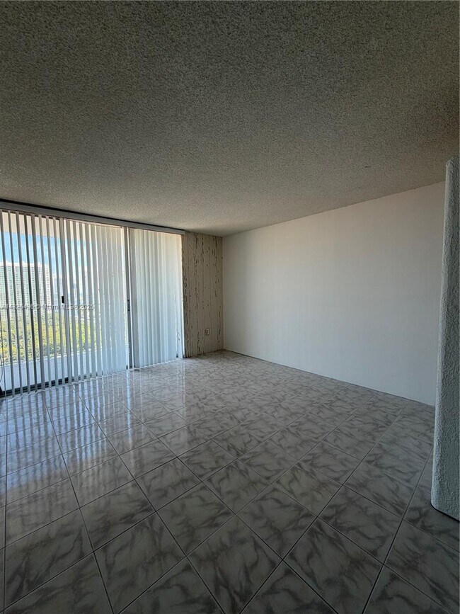 Building Photo - 2851 NE 183rd St