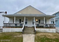 Building Photo - 109 13th Ave