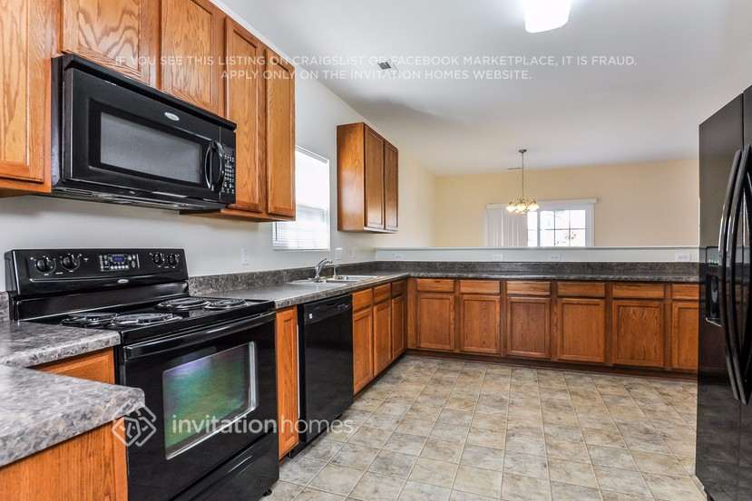 Building Photo - 5871 Sparrows Nest Way