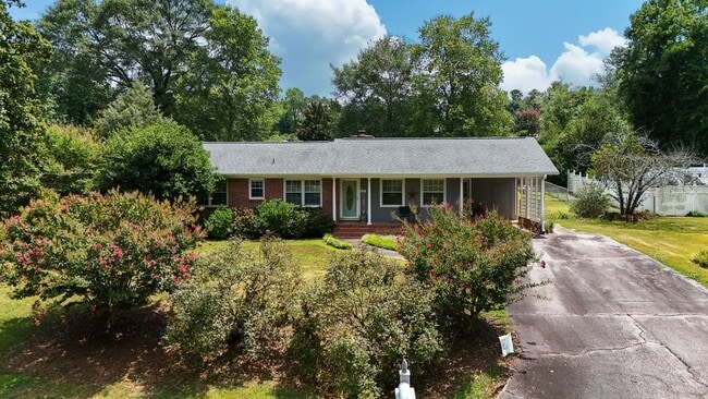 Primary Photo - Charming 3BR/2BA Home for Rent in Clemson ...