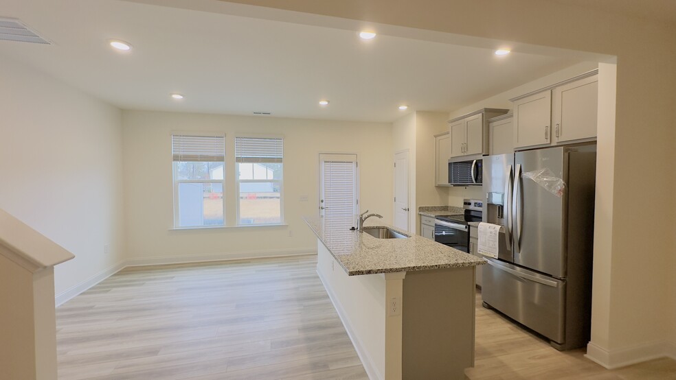Building Photo - 21 Lavender Ln