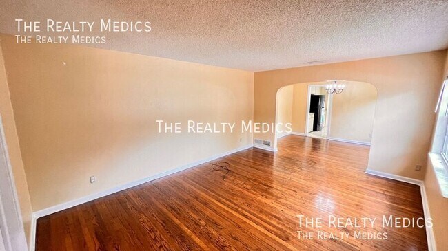 Building Photo - 1807 N Park Ave