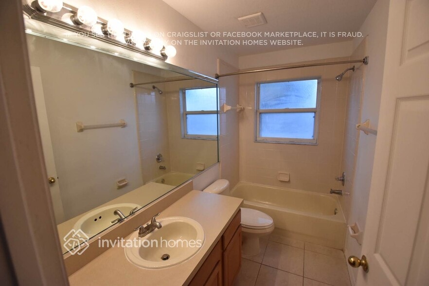 Building Photo - 1021 Empress Ln