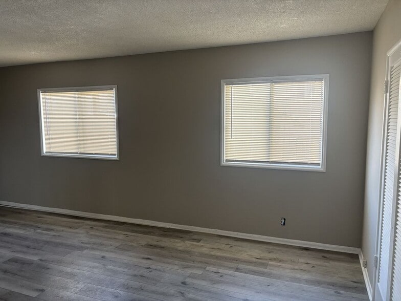 Building Photo - 636 Hardin Dr