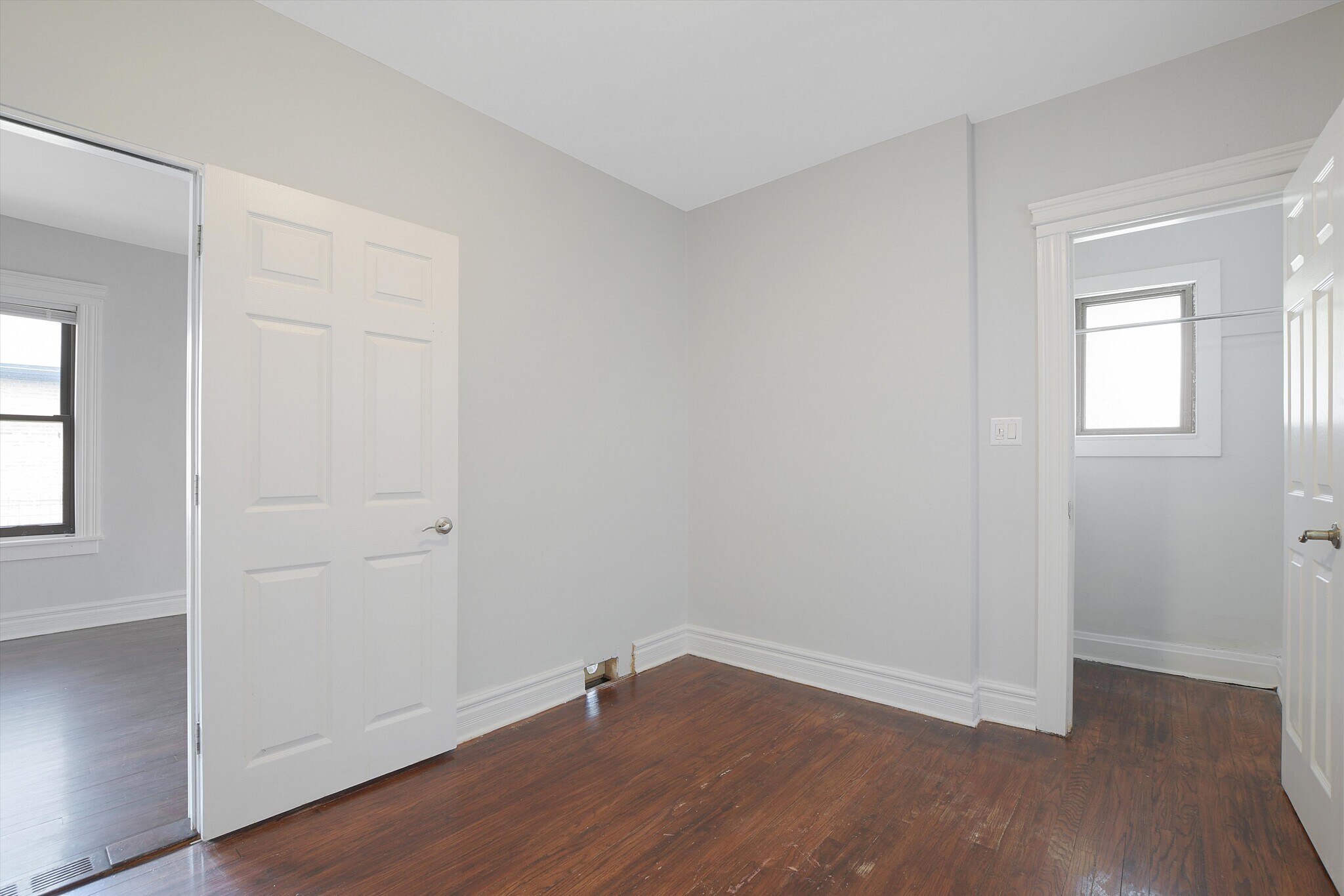 Building Photo - 946 N Homan Ave