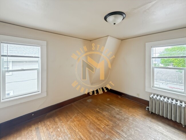 Building Photo - 1580 Elm St