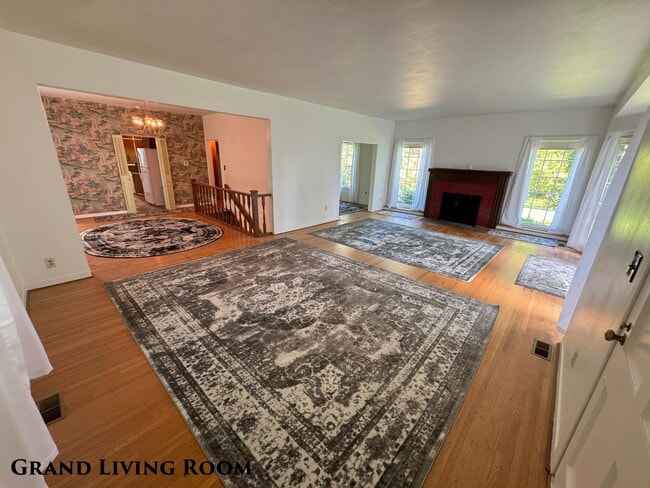 Building Photo - STATUS: -PENDING APPLICATION--|R275| $2495