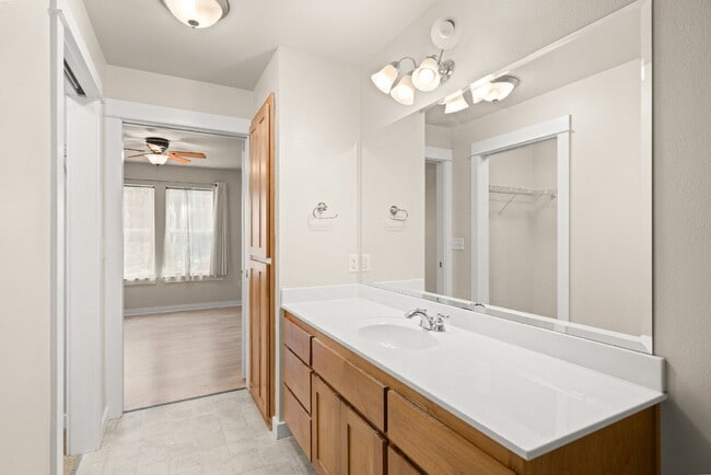 Building Photo - 2221 McCall Dr