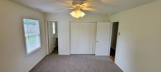 Building Photo - Pristine ranch on corner lot in Chesterfield.