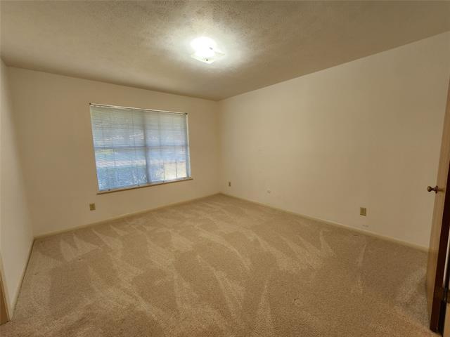 Building Photo - 2604 Buckingham Dr