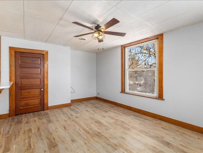 Building Photo - 520 W Bucyrus St