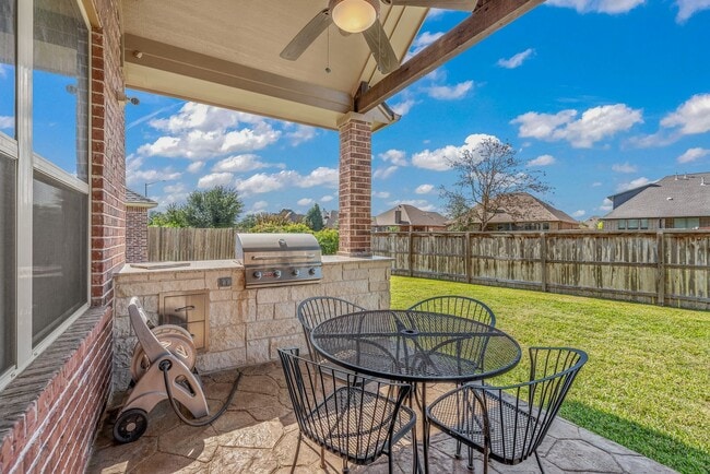 Building Photo - Available August 2026! Beautiful home in the Carters Crossing subdivision!