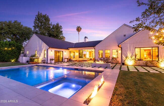 Building Photo - 2912 E Pierson St