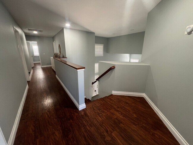 Building Photo - Beautiful 4bed with large loft, 3bath Colton Home! MOVE-IN SPECIAL