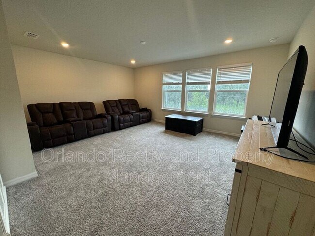 Building Photo - 5625 Cedar Chase Dr
