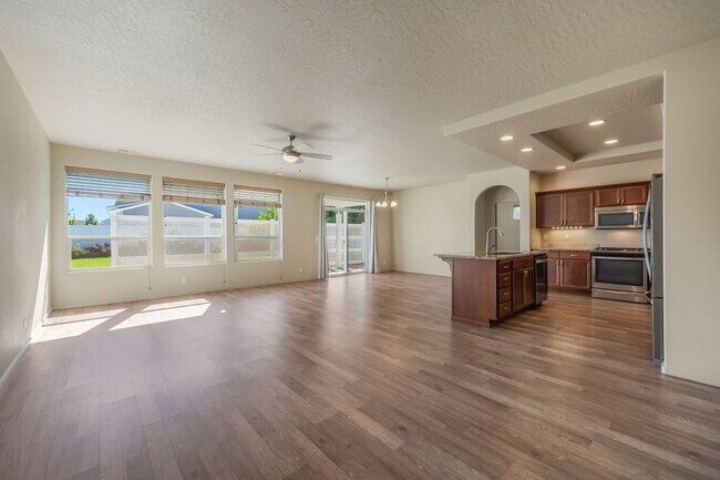 Building Photo - 3 bed with Office Rancher in the Landings Neighborhood