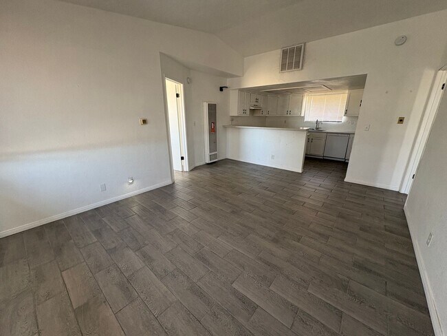 Building Photo - 74077 Cactus Dr