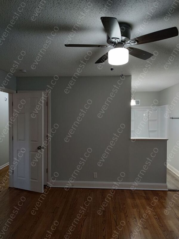 Building Photo - 916 Dorton Ln
