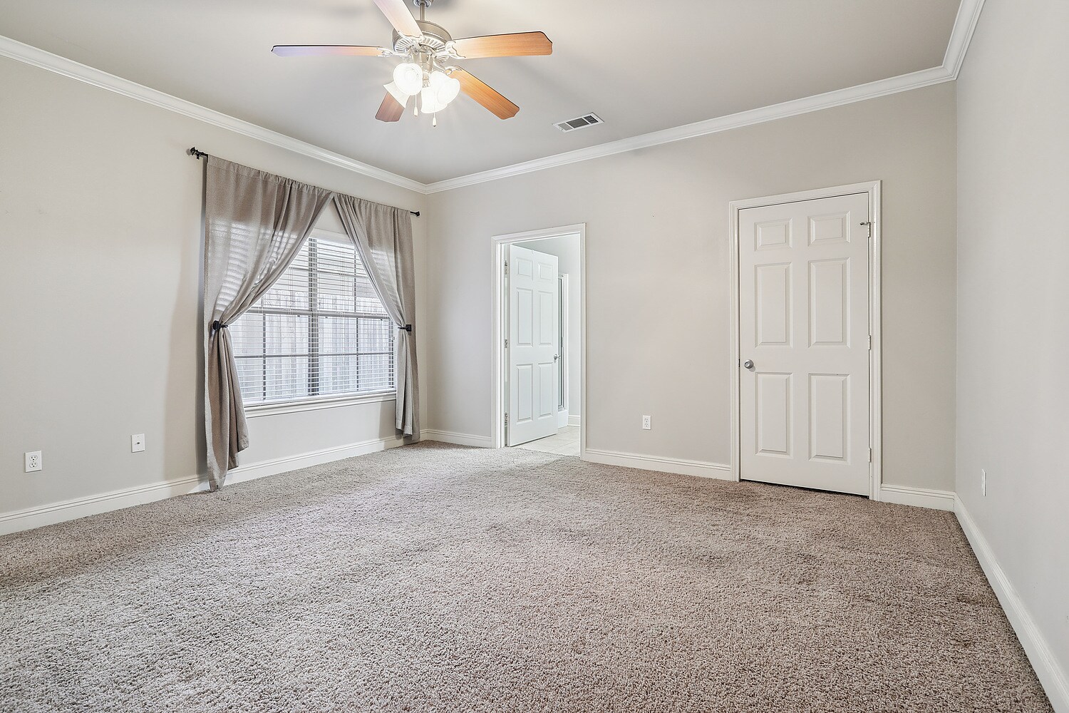 Master Bedroom - 11510 Southfork Ave