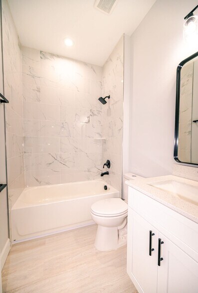 Building Photo - 1103 Saint Tropez Ct