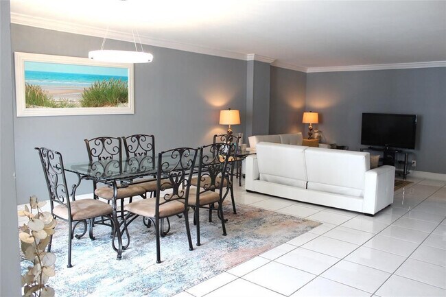 Building Photo - 1000 S Ocean Blvd